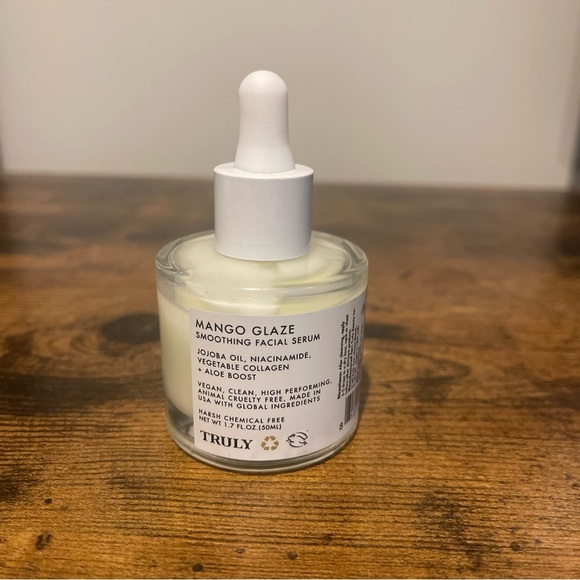TRULY Mango Glaze Smoothing Facial Serum 1.7oz NEW DISCONTINUED Full Size 50ML - Picture 1 of 3